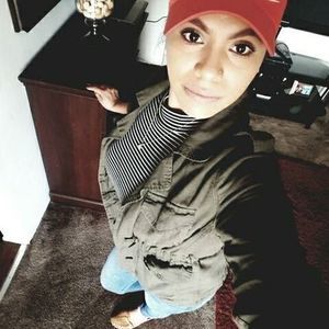 Meet your Posher, Sandra